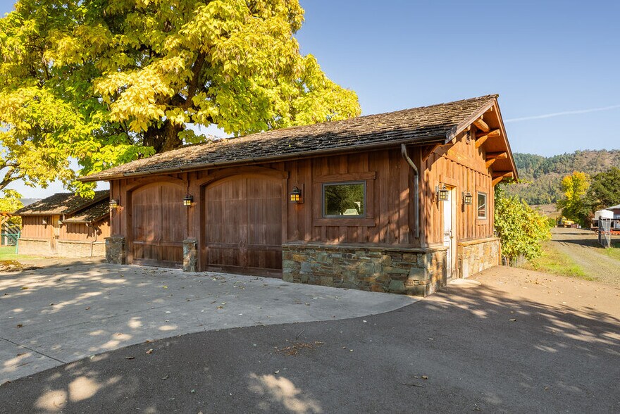More Photos Of 8690 Lookingglass Rd, Roseburg Land For Sale