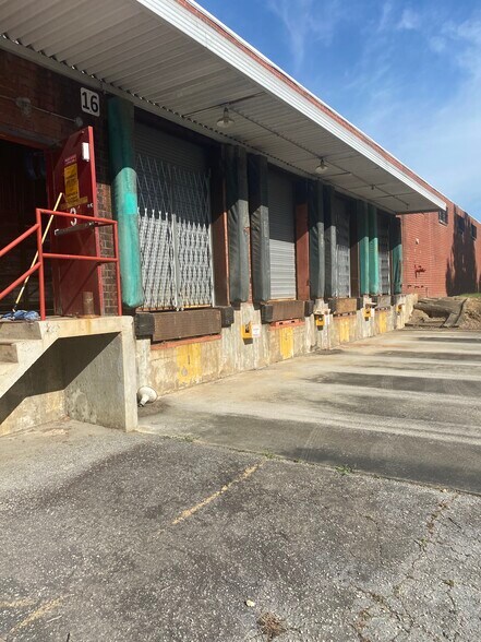 More Photos Of 648 Wilson St, Chester Warehouse For Lease