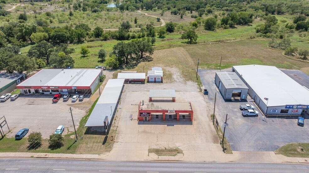 More Photos Of 929 E Main St, Eastland Carwash For Sale