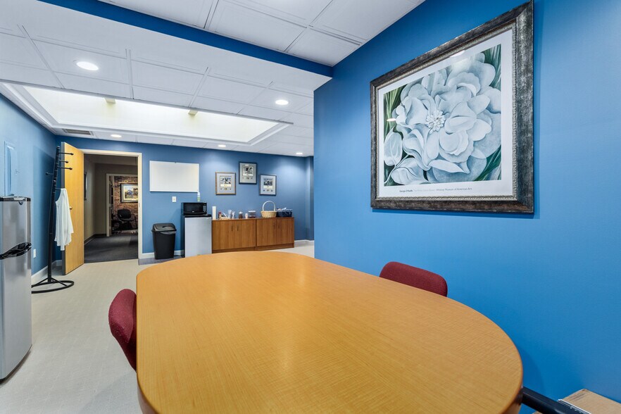 More Photos Of 1 Harris St, Newburyport Medical For Lease