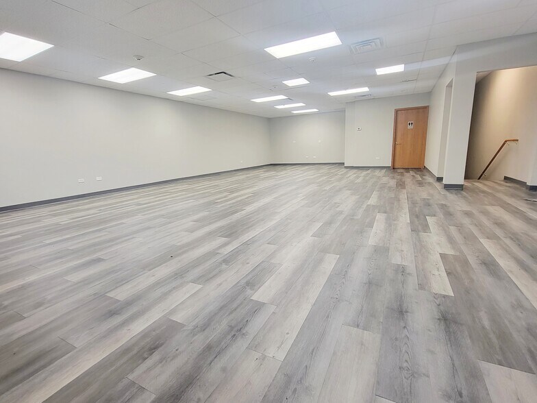More Photos Of 16614 W 159th St, Lockport Office For Lease