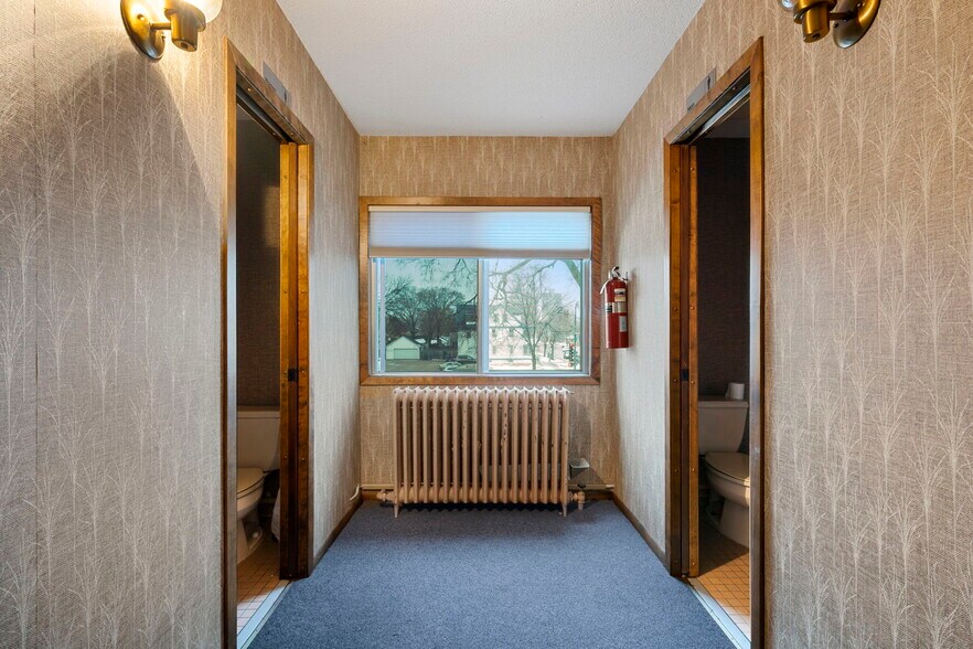 More Photos Of 3040 Lyndale Ave S, Minneapolis Office For Sale