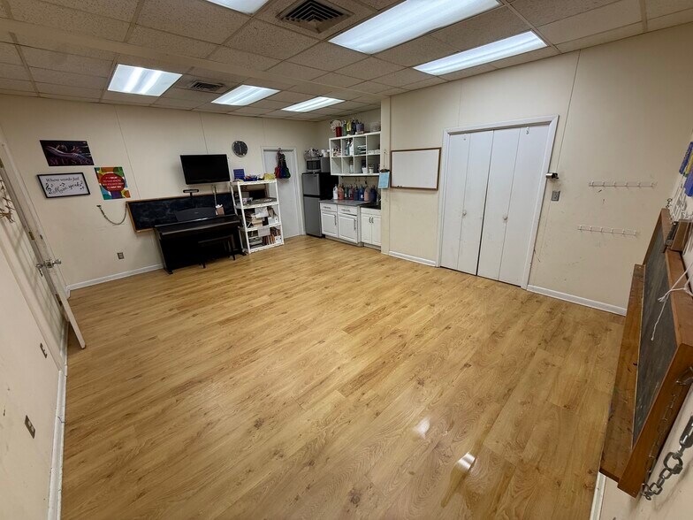 More Photos Of 2323 Main St, Tucker Loft Creative Space For Lease