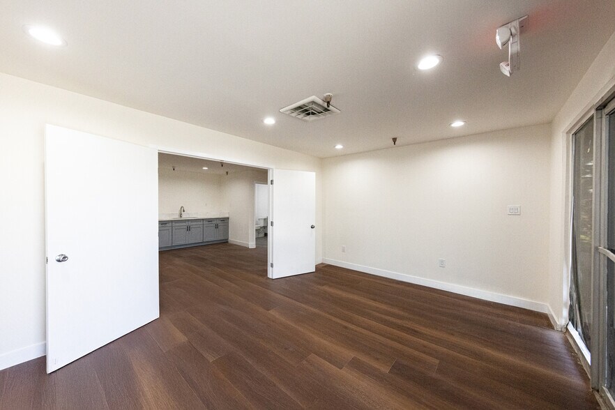 More Photos Of 7200-7240 Adams St & Texaco Ave, Paramount Warehouse For Sale