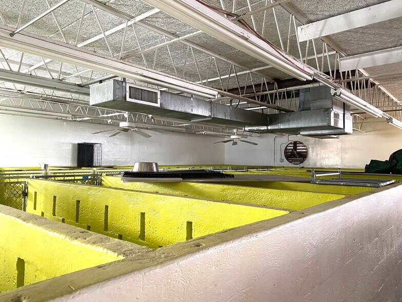 More Photos Of 3910 NW 49th St, Tamarac Veterinarian Kennel For Sale