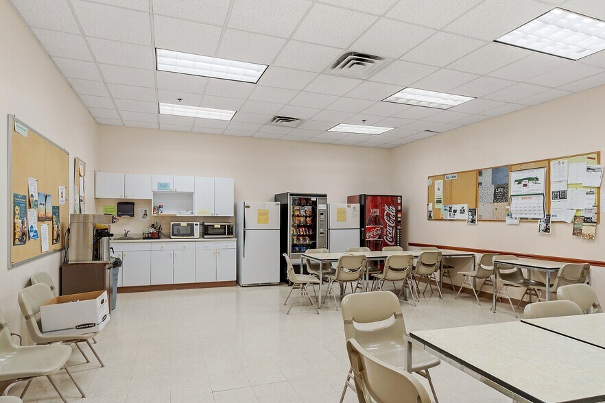 More Photos Of 333 Shrewsbury St, Worcester Warehouse For Sale