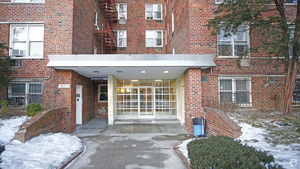 More Photos Of 1750 Ocean Pky, Brooklyn Apartments For Lease