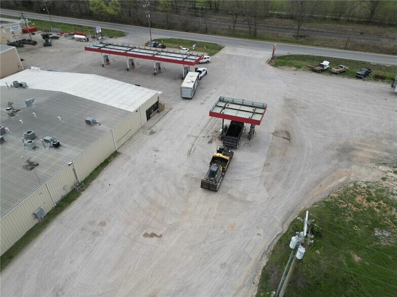 More Photos Of 1190 S Highway 59, Decatur General Retail For Sale