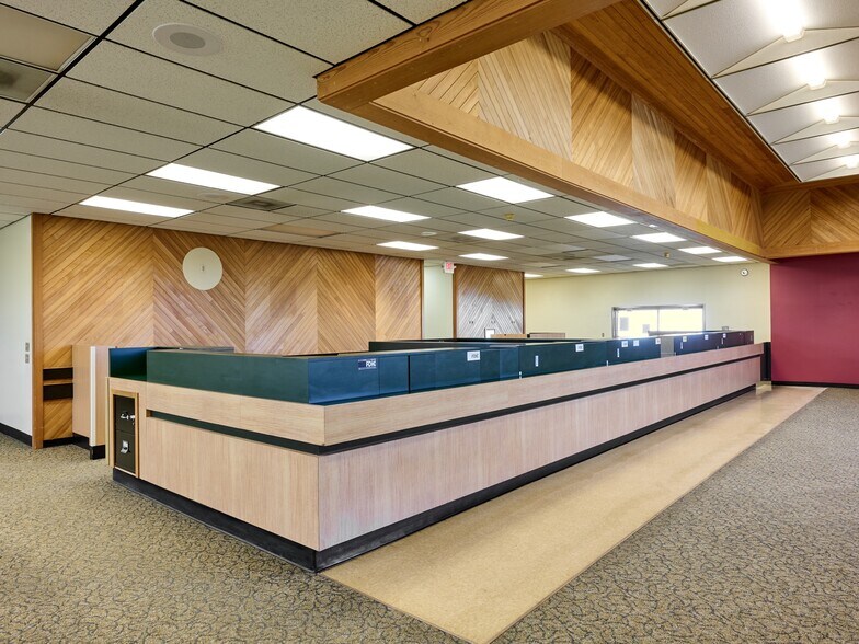 More Photos Of 200 Center Ave, Molalla Bank For Sale