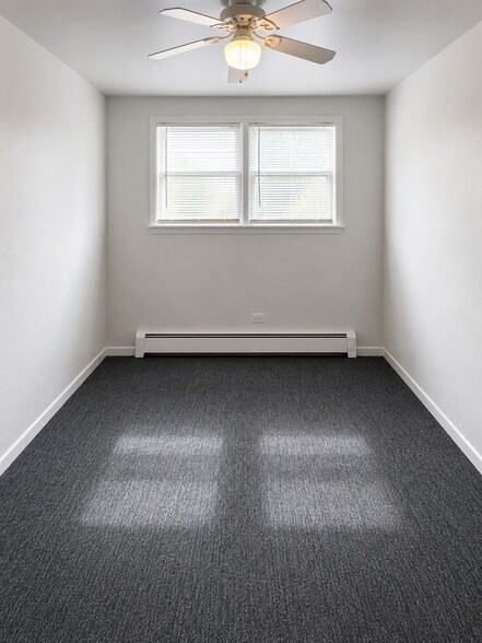More Photos Of 1025-1049 W Vermont St, Calumet Park Apartments For Sale