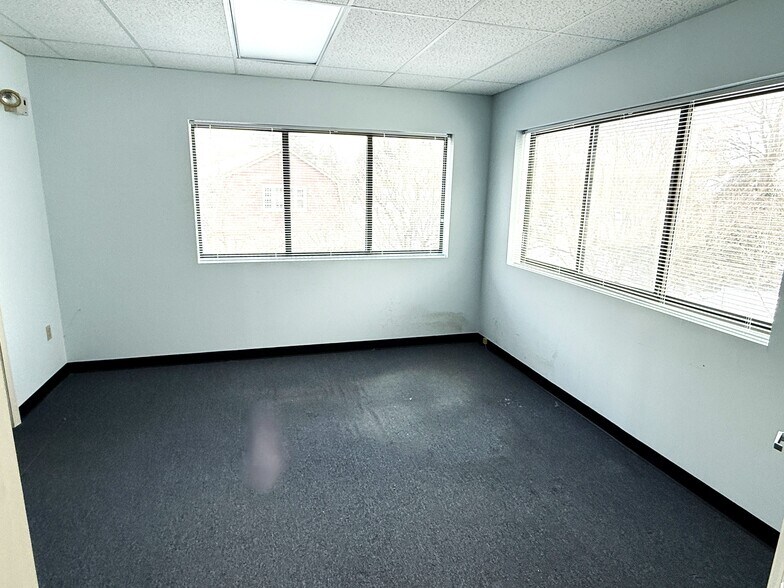 More Photos Of 15R Hartford Ave, Granby General Retail For Lease