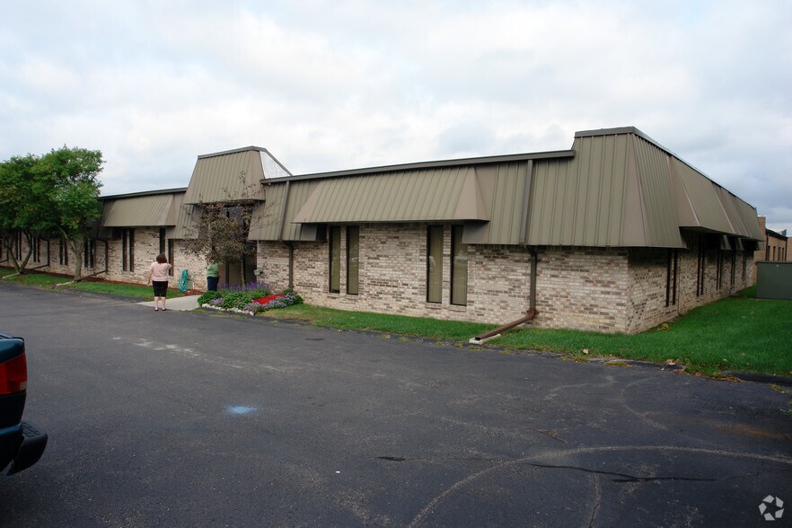 More Photos Of 28104 Orchard Lake Rd, Farmington Hills Office For Lease
