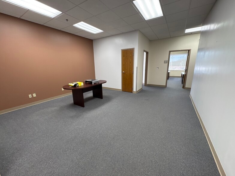 More Photos Of 3589 Sagamore Pky, Lafayette Office For Lease