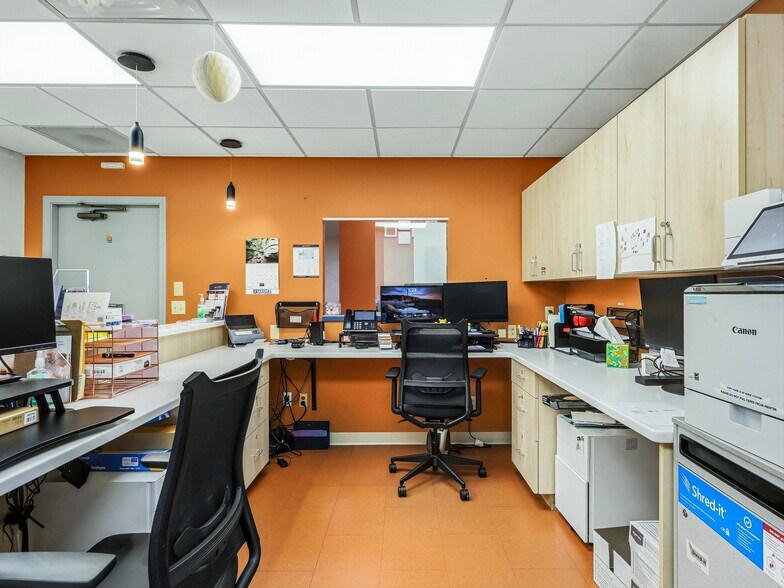 More Photos Of 6 Brooklet St, Asheville Medical For Sale