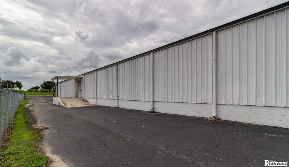 More Photos Of 3310 Reynolds Rd, Lakeland Warehouse For Lease