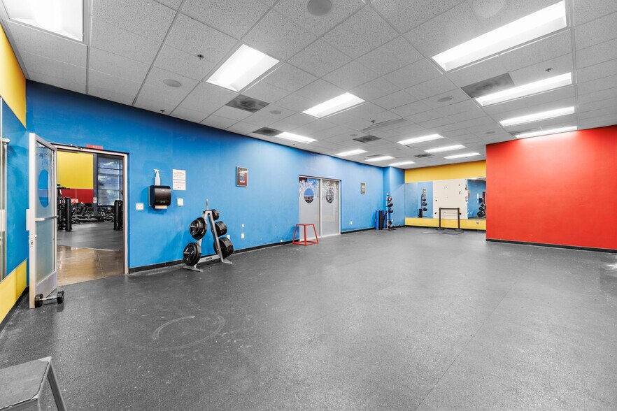 More Photos Of 1900 Del Paso Rd, Sacramento Health Club For Lease