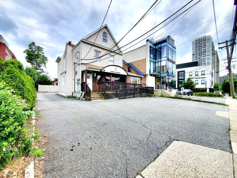 Primary Photo Of 1638 Parker Ave, Fort Lee Storefront Retail Office For Lease