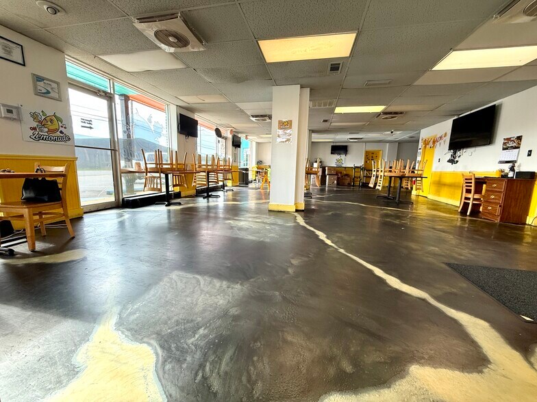 More Photos Of 1314 S Adams St, Tallahassee Convenience Store For Lease