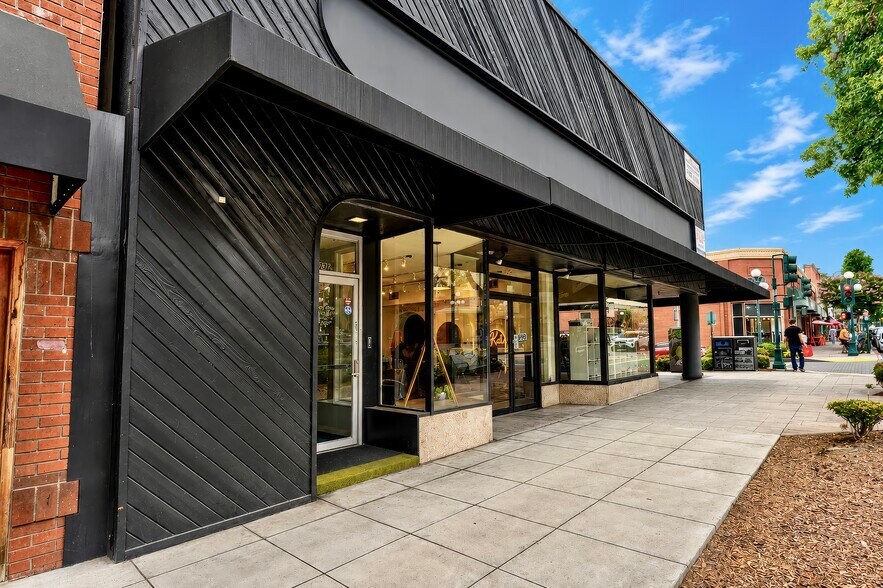 More Photos Of 501 S Myrtle Ave, Monrovia Office For Sale
