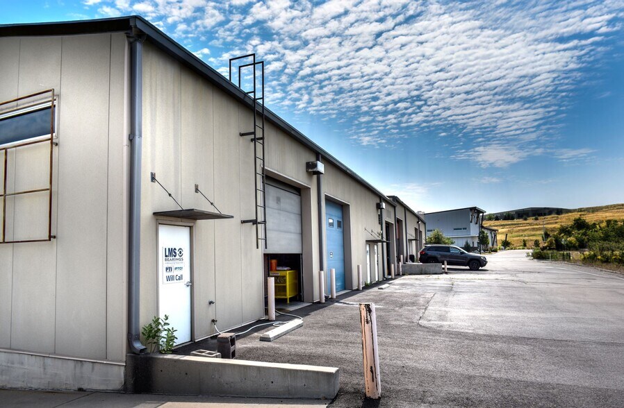 More Photos Of 1751 Panorama Pt, Lafayette Warehouse For Lease