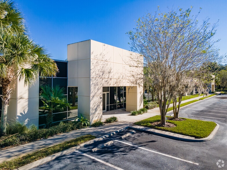 More Photos Of 599 Lake Kathy Dr, Brandon Office For Sale