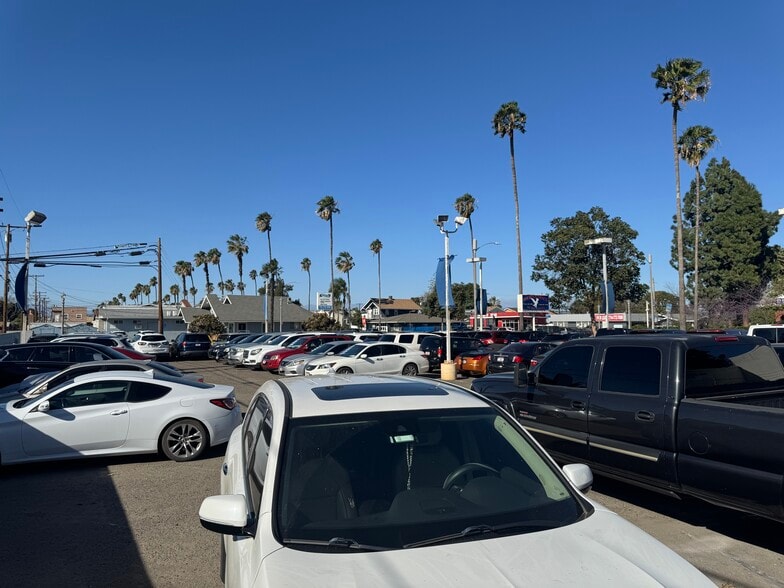 More Photos Of 619 N Anaheim Blvd, Anaheim Auto Dealership For Sale