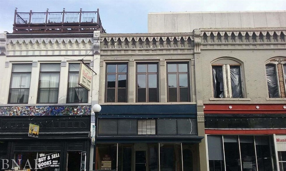 Primary Photo Of 417 N Main St, Bloomington General Retail For Lease