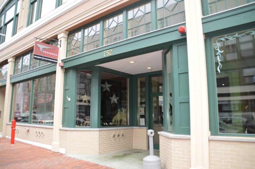 More Photos Of 740-768 Purchase St, New Bedford Restaurant For Lease