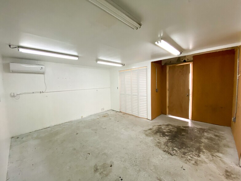 More Photos Of 2845 NW 35th St, Miami Warehouse For Sale