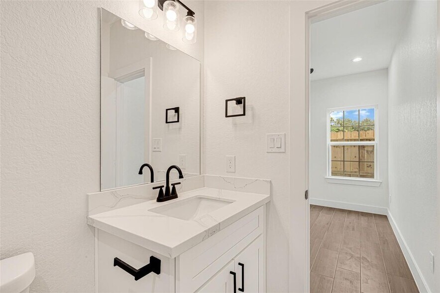 More Photos Of 430 Rhode Island st, Houston Apartments For Sale