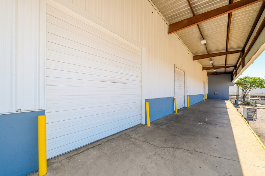 More Photos Of 14415 Import Rd, Laredo Warehouse For Lease