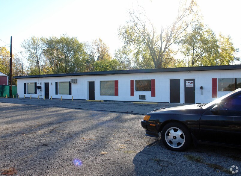 More Photos Of 6455 Massachusetts Ave, Indianapolis Flex For Lease