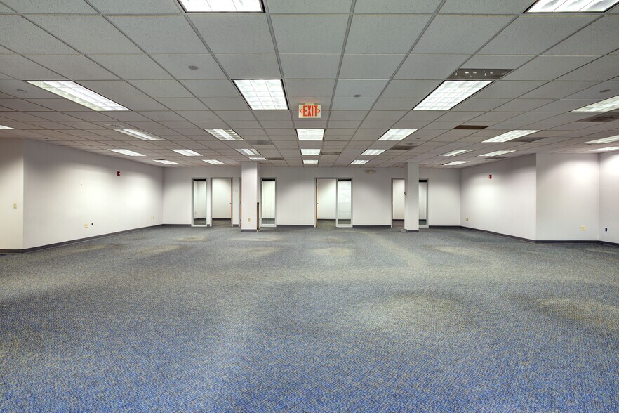 More Photos Of 5 Vaughn Dr, Princeton Office For Sale