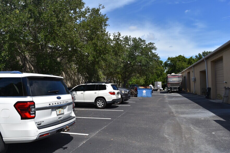 More Photos Of 11715 87th St N, Largo Warehouse For Sale