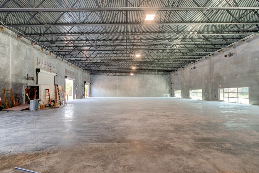 More Photos Of 4451 Eastport Park Way, Port Orange Industrial For Lease