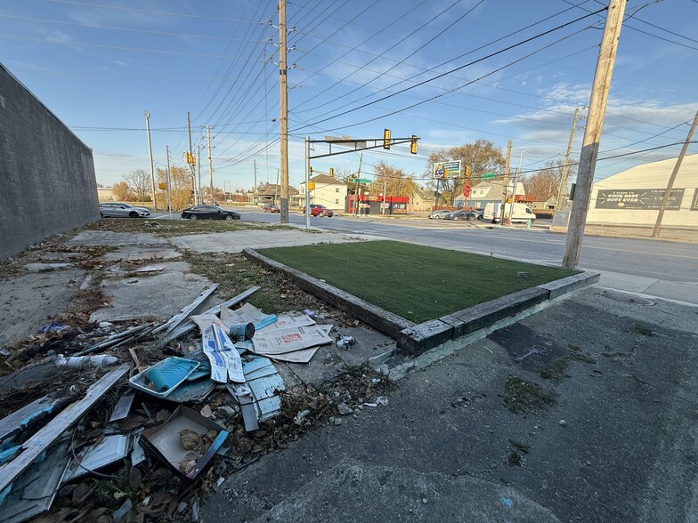 More Photos Of 200 S State Ave, Indianapolis Flex For Sale