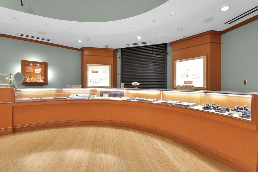 More Photos Of 2555 Miamisburg-Centerville Rd, Dayton Freestanding For Sale