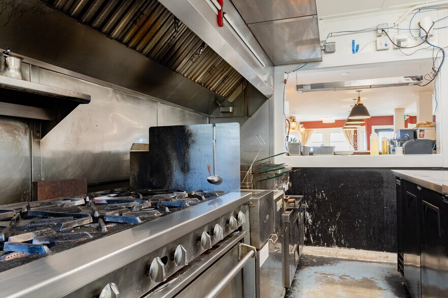 More Photos Of 424 Walnut Hill Rd, North Yarmouth Restaurant For Sale