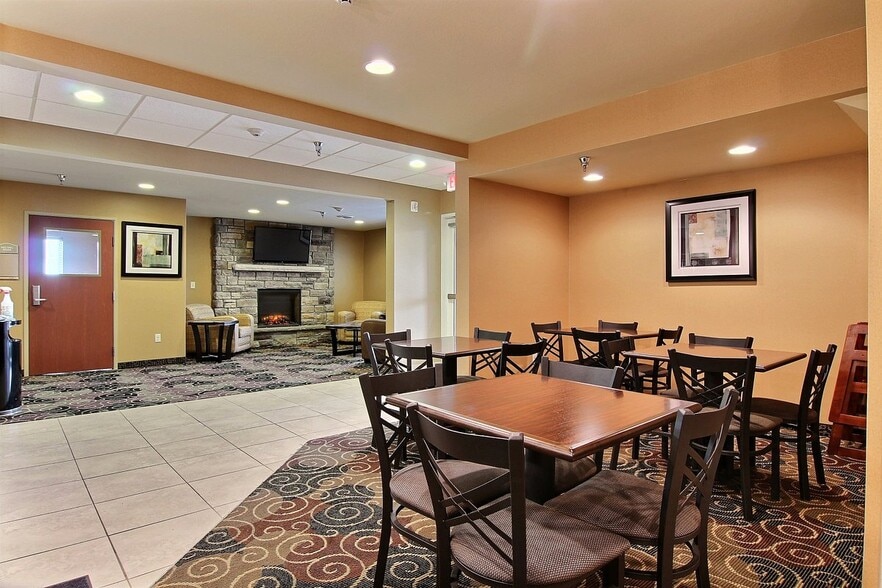 More Photos Of 2304 Sahlstrom Dr, Crookston Hotel For Sale