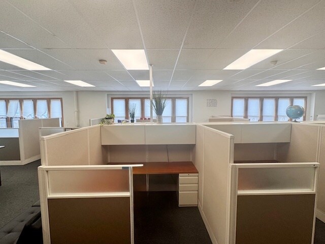 More Photos Of 1224 Hyde Park Ave, Hyde Park Loft Creative Space For Lease