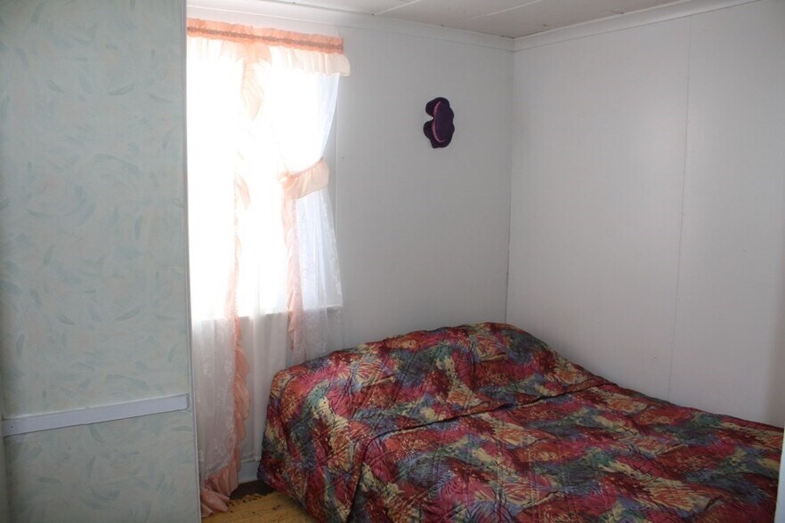 More Photos Of 117 4th St, Prudenville Hotel For Sale