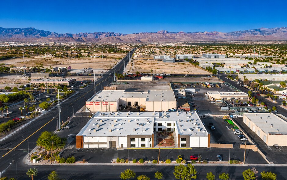 More Photos Of 5676 Cameron St, Las Vegas Warehouse For Sale