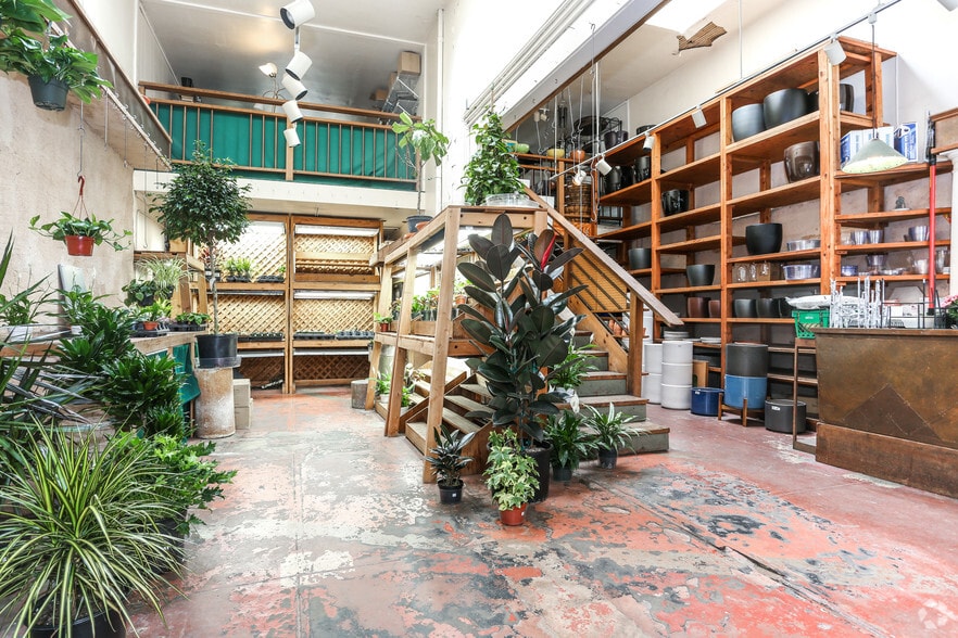 More Photos Of 566-570 Castro St, San Francisco Storefront Retail Office For Lease