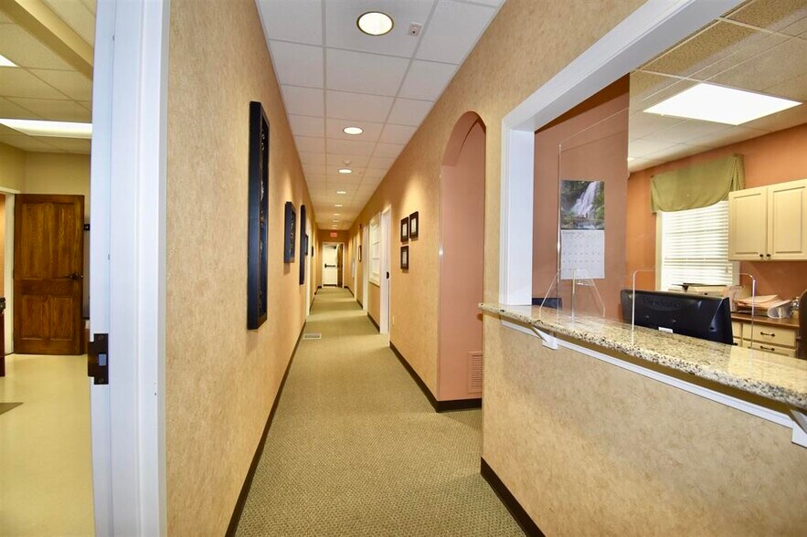 More Photos Of 209 Oil Well Rd, Jackson Healthcare For Lease