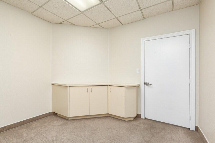 More Photos Of 2881 S Valley View Blvd, Las Vegas Office Residential For Lease