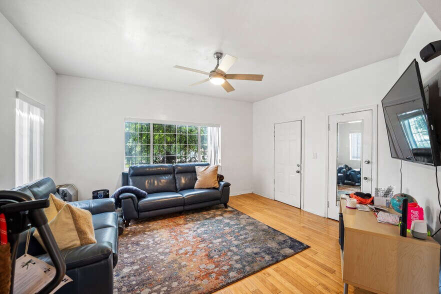 More Photos Of 204 S Serrano Ave, Los Angeles Apartments For Sale