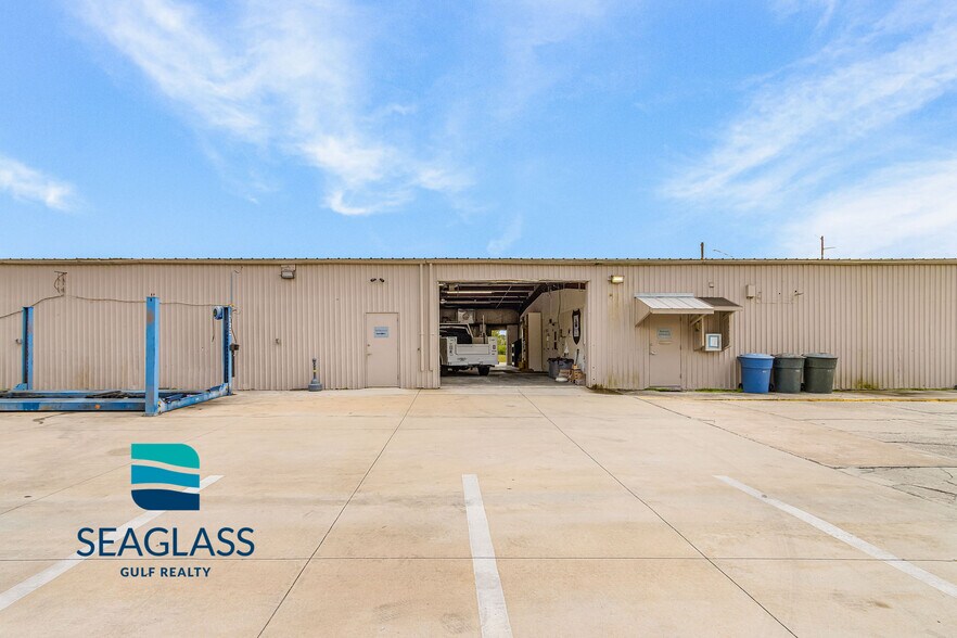 More Photos Of 3890 Veronica S Shoemaker Blvd, Fort Myers Warehouse For Sale