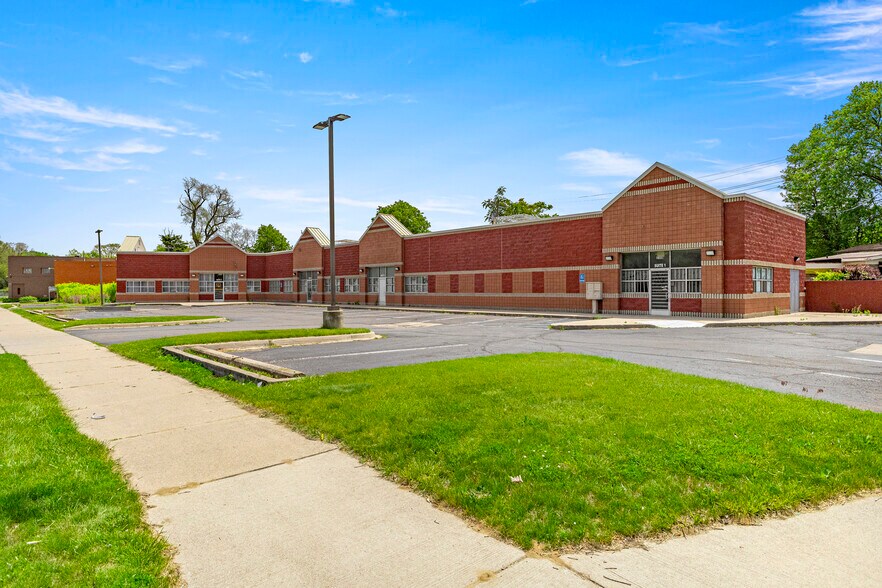 More Photos Of 2300 S Schaefer Hwy, Detroit Storefront For Sale