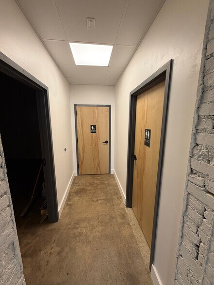 More Photos Of 37 N Broad St, Brevard Storefront Retail Office For Lease