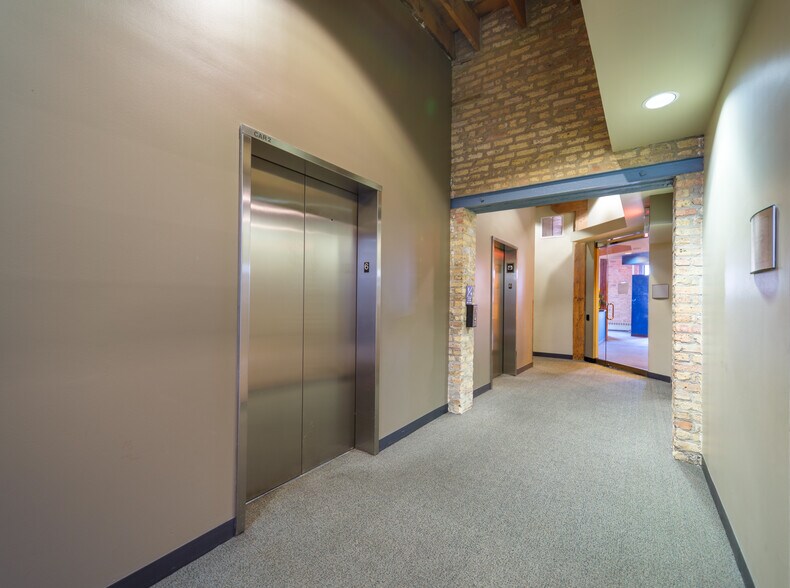 More Photos Of 430 W Erie St, Chicago Office For Lease